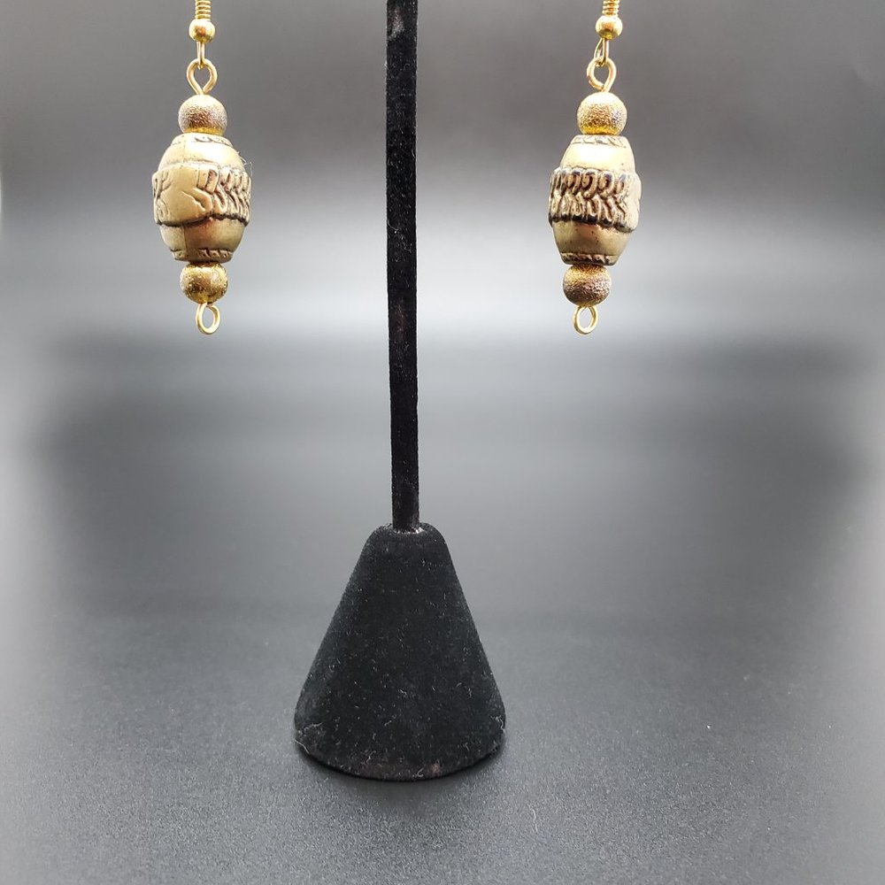FASHION EARRINGS. - Picture 4 of 6